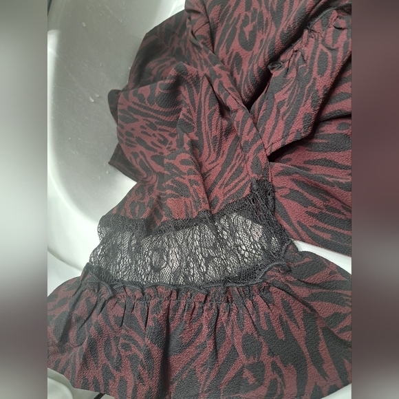 Avenue Studio Plus Size Blouse with Lace  30/32 - Picture 5 of 8